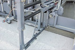 The side tie club inserter drives connect bars laterally in to the tangible slab